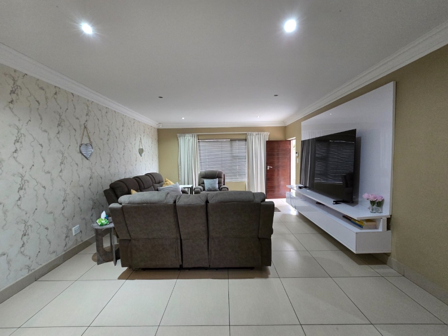 3 Bedroom Property for Sale in Groenvlei Sh Free State